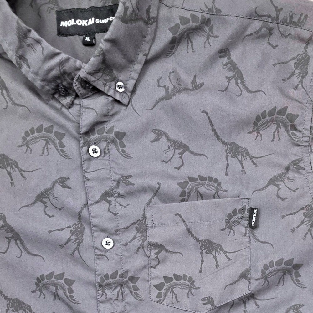 Molokai Surf Co Mens XL Grey Dinosaur Skeleton Print Short Sleeve Button Down
